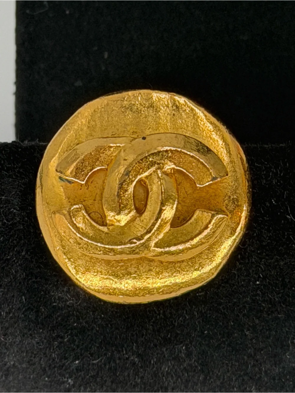 Vintage CHANEL 1995 Gold-Tone CC Logo Button Clip-On Earrings w/COA - Picture 4 of 14